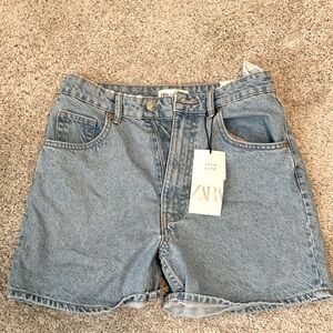 Zara mom fit Jean shorts.